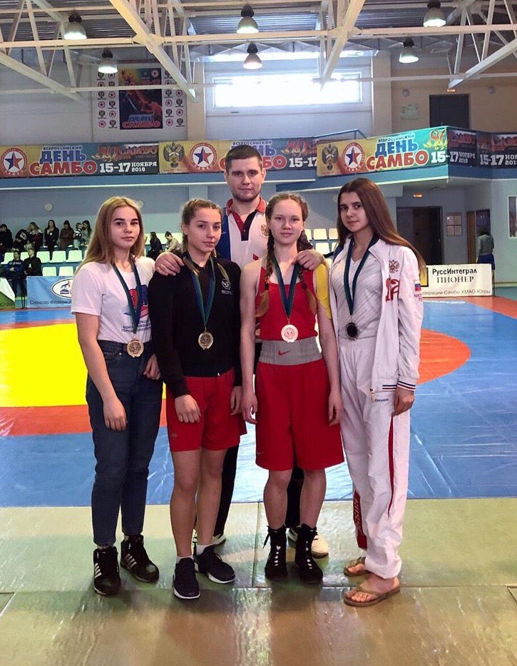 Спортсменки Челябинской области добыли 41 медаль на чемпионате и первенстве Уральского федерального округа по боксу