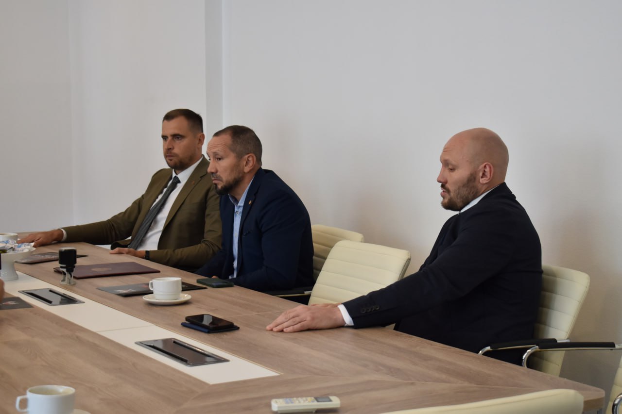 Сегодня Федерация бокса Челябинской области заключила соглашение о сотрудничестве с Единым центром поддержки и реабилитации ветеранов СВО