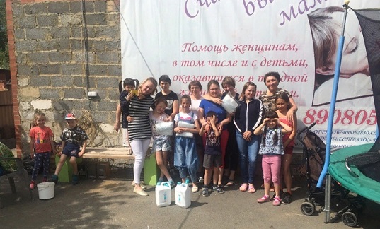 Автономная некоммерческая организация "МАТЬ и ДИТЯ" в Челябинске получила помощь в виде одноразовых масок и дезинфекторов
