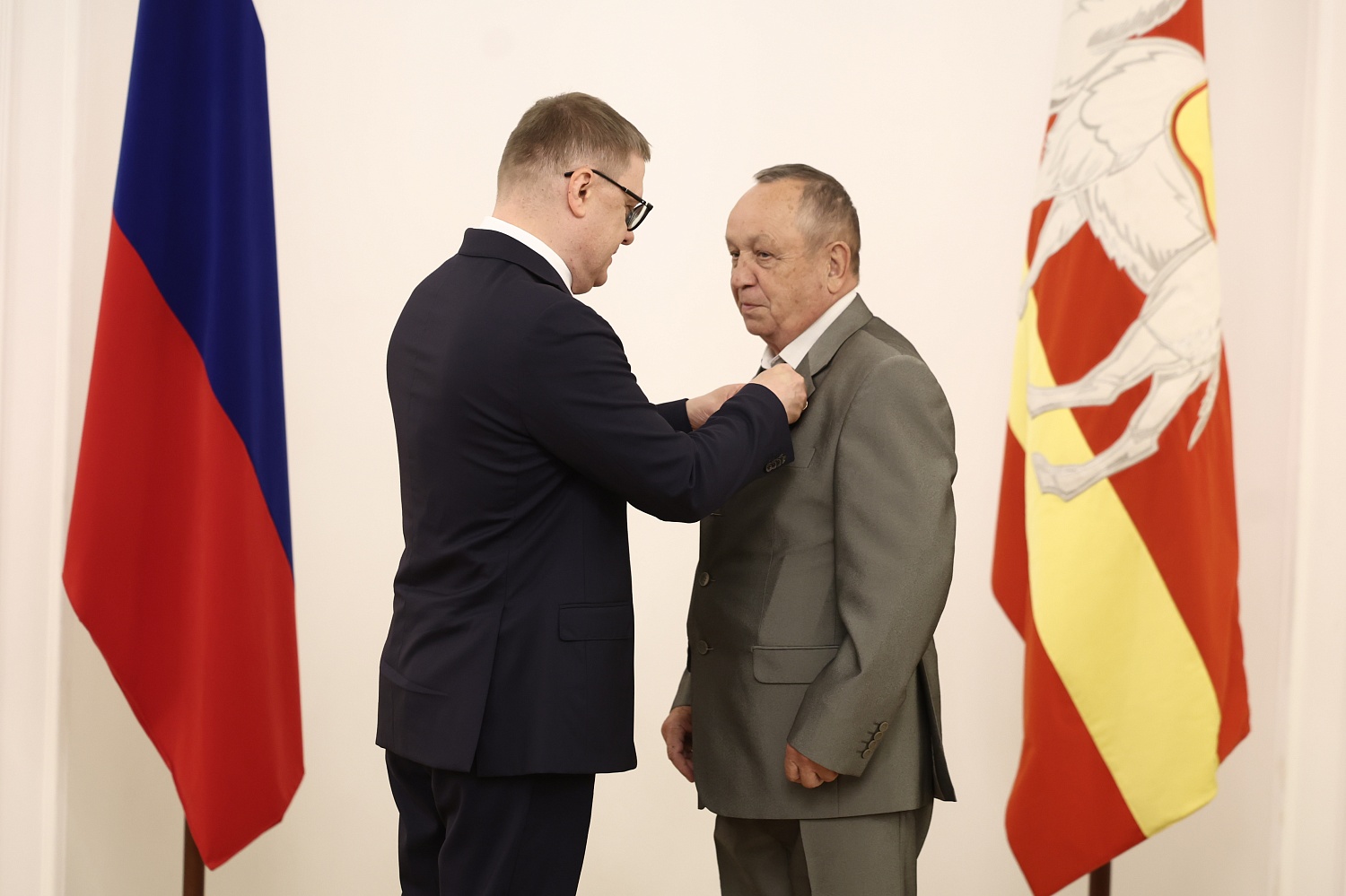 Алексей Текслер вручил награды южноуральским тренерам по боксу