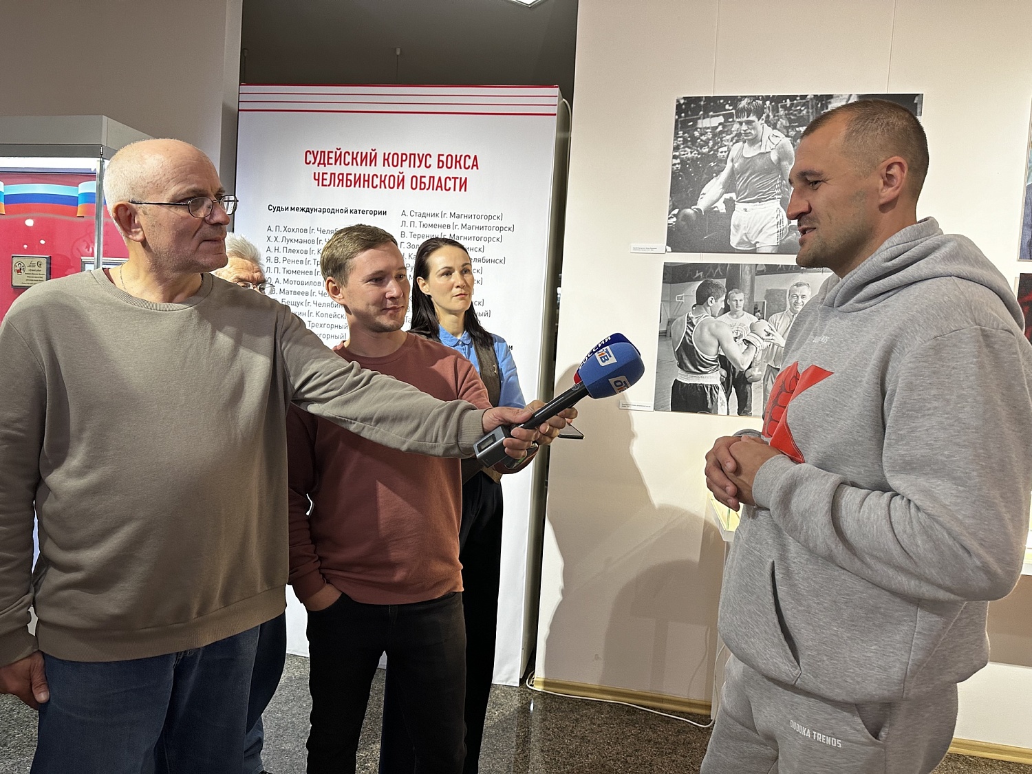 Титулованный боксер-профессионал Сергей Ковалев стал гостем выставки бокса в Челябинске 