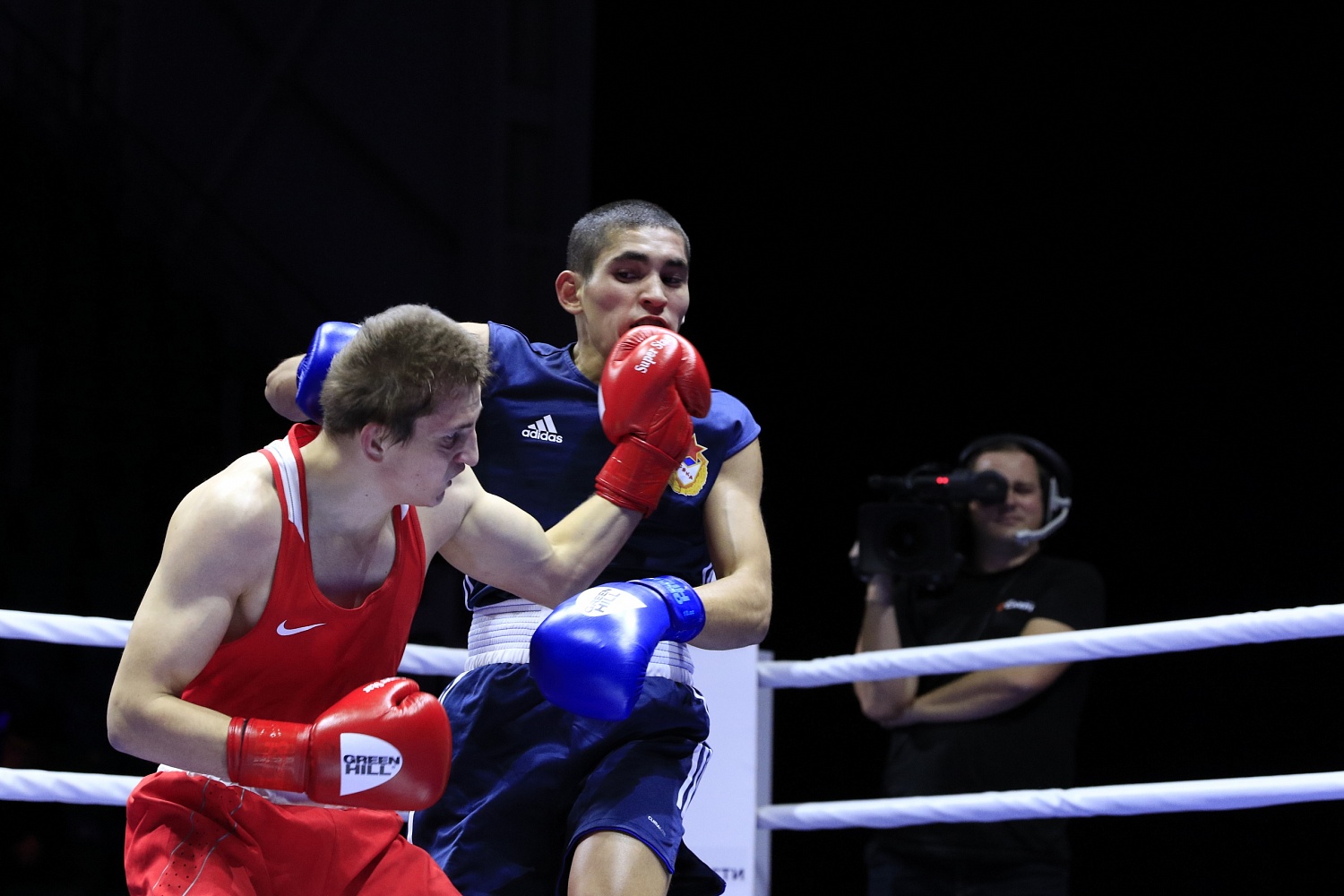 Трое южноуральских боксеров вышли в полуфинал чемпионата России в Самаре 