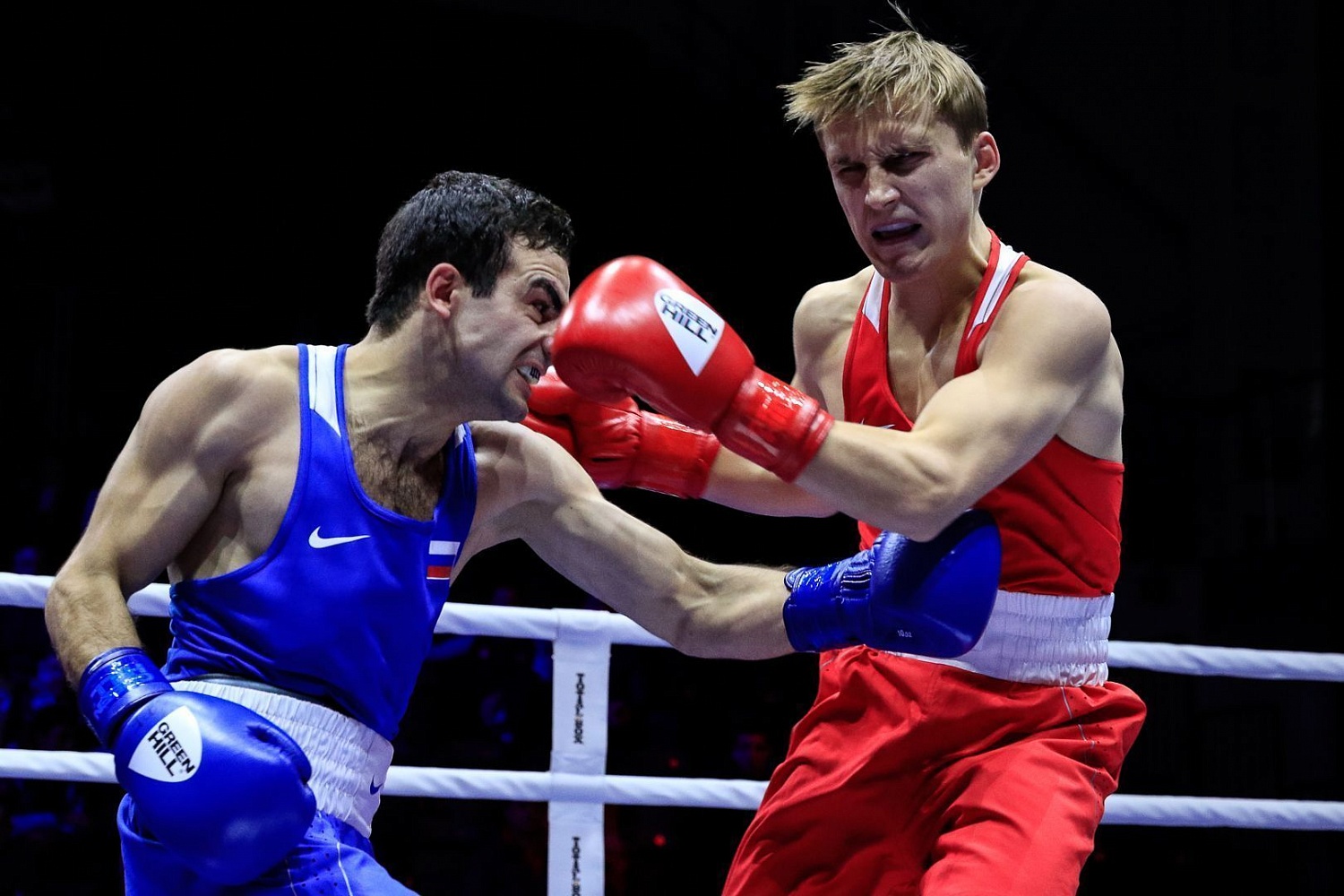 Трое южноуральских боксеров вышли в полуфинал чемпионата России в Самаре 
